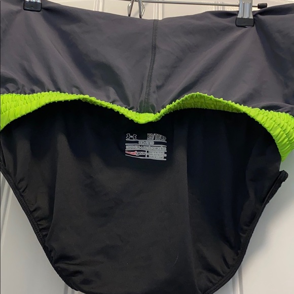 Grey & Lime Green Under Armour Workout Shorts, XS - Picture 5 of 6
